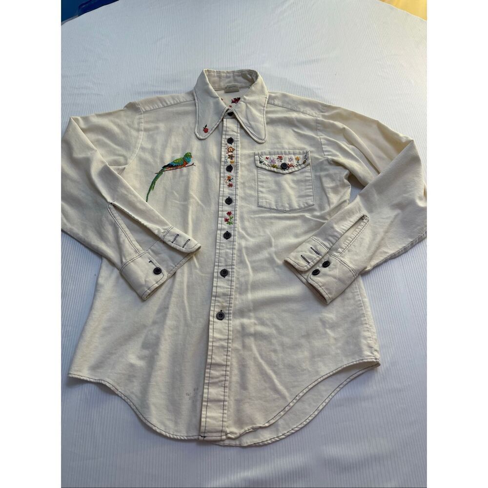Grants Men’s Wear Vintage Embroidered 70s Button Up Shirt Size Medium